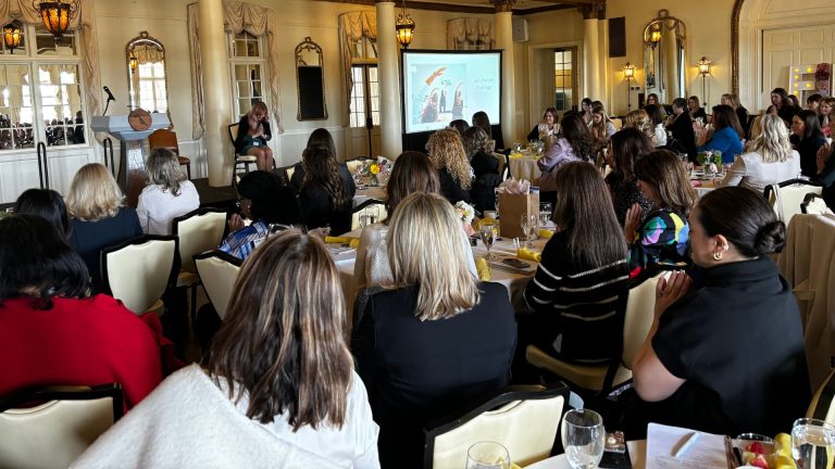 InfluenceHer event empowers Knoxville’s female leaders